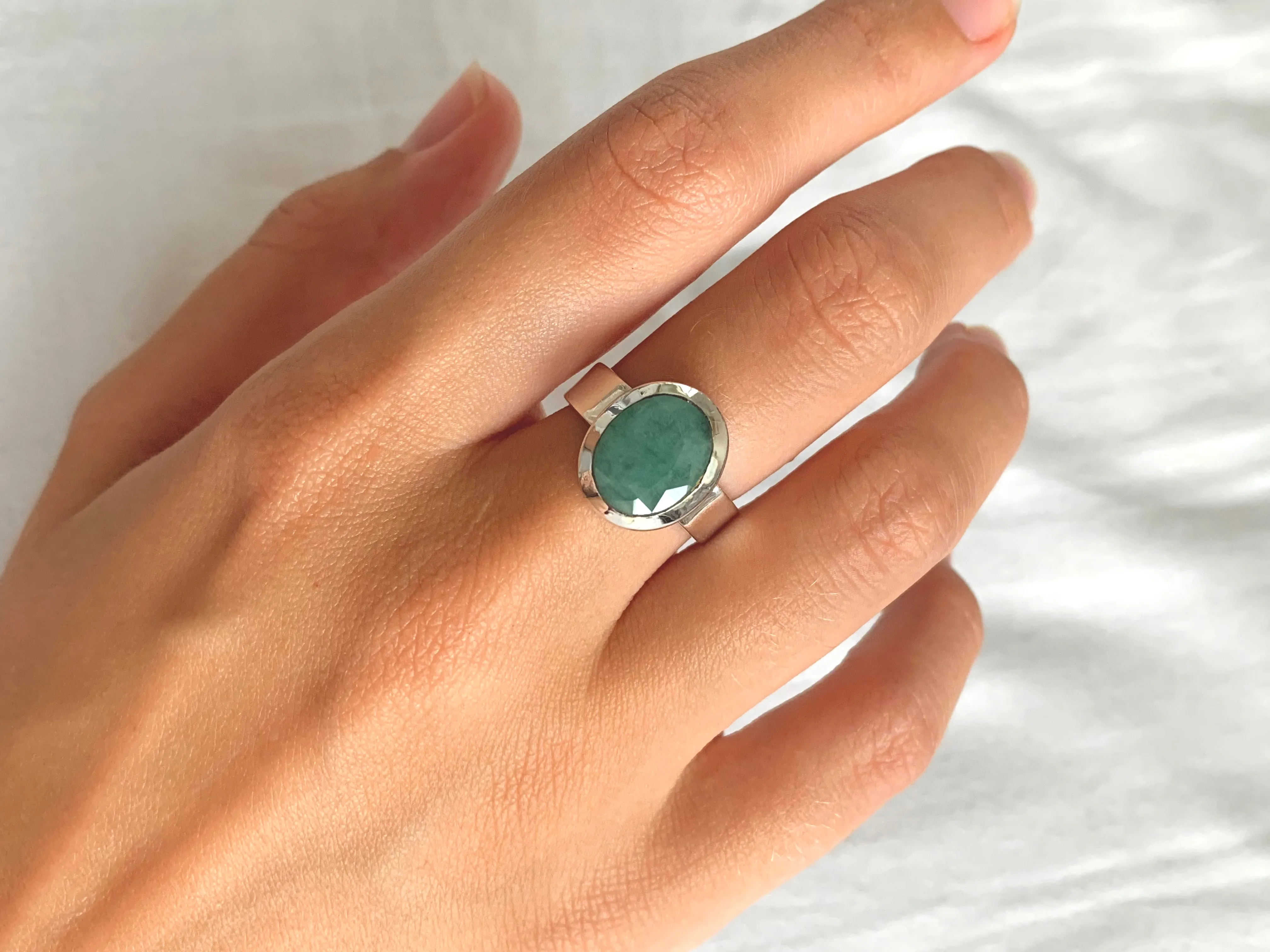 Emerald Naevia Ring