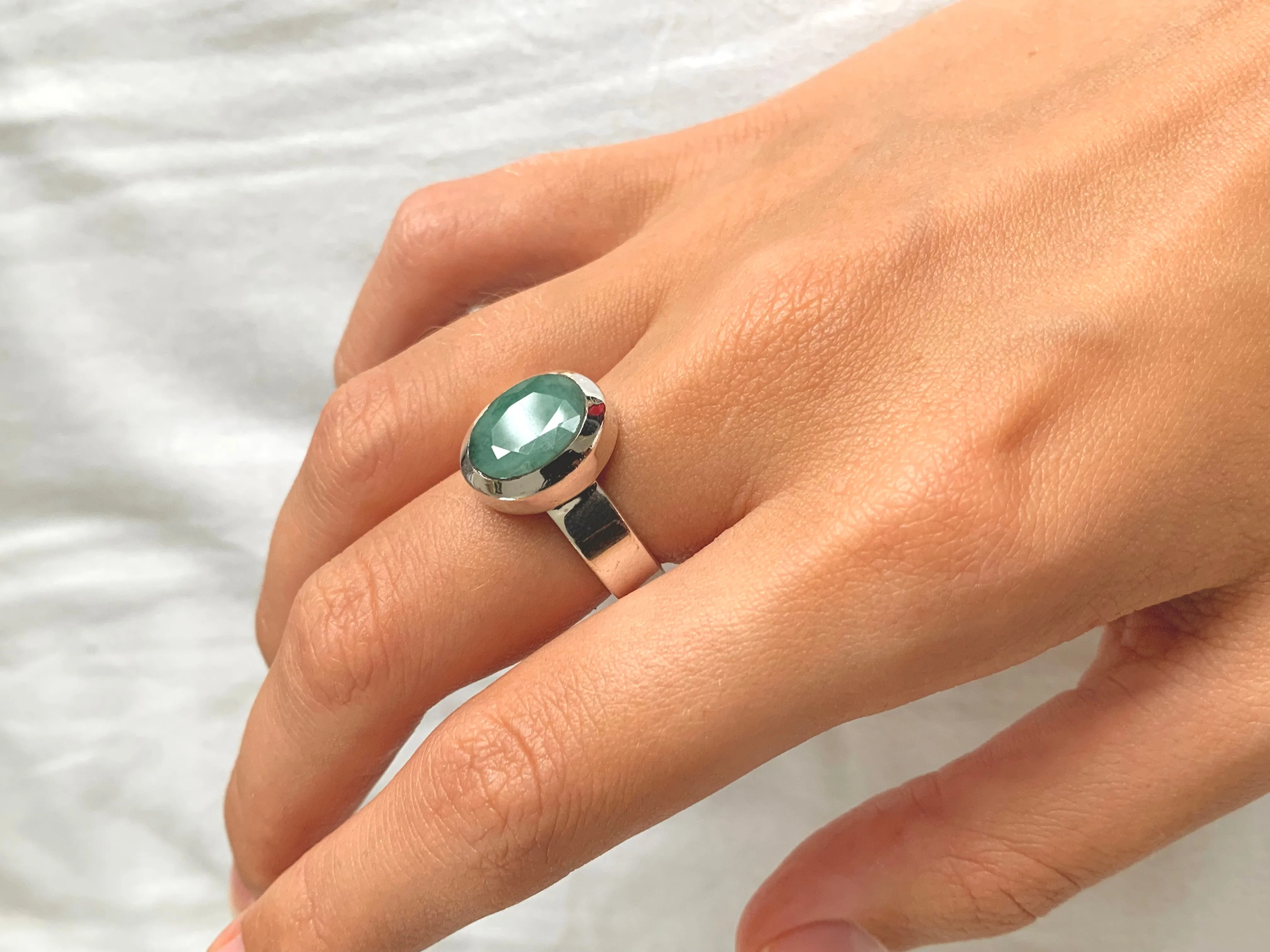 Emerald Naevia Ring