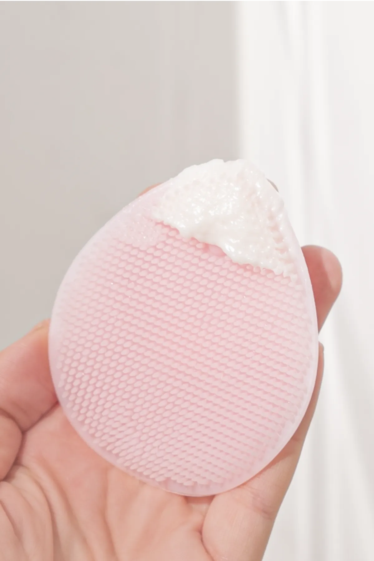 MIDNIGHT PALOMA SILICONE CLEANSING MITT